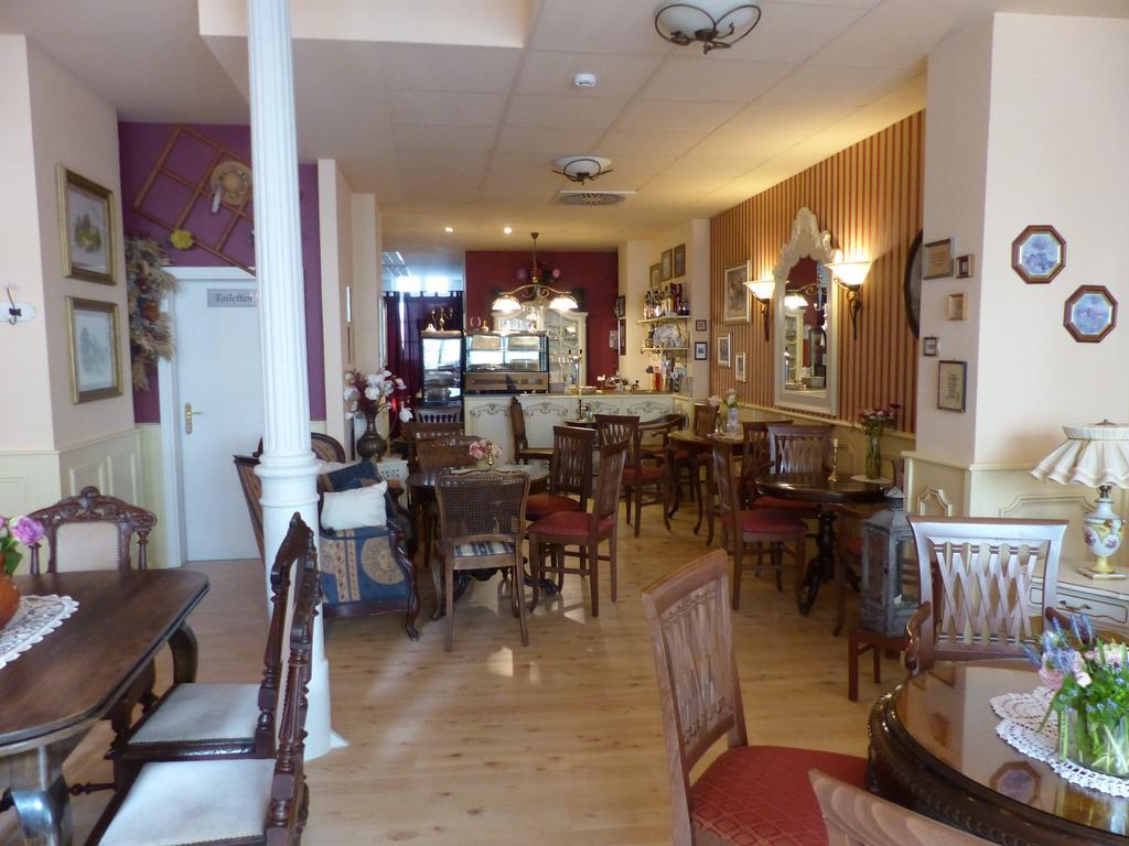 Cafe 28 & Pension Am Markt Wismar Exterior photo